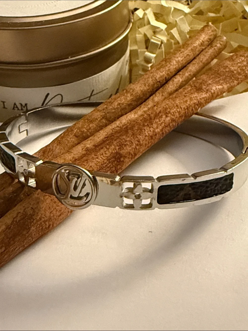 Fashion Jewelry Silver Logo Bangle with Brown Inlay